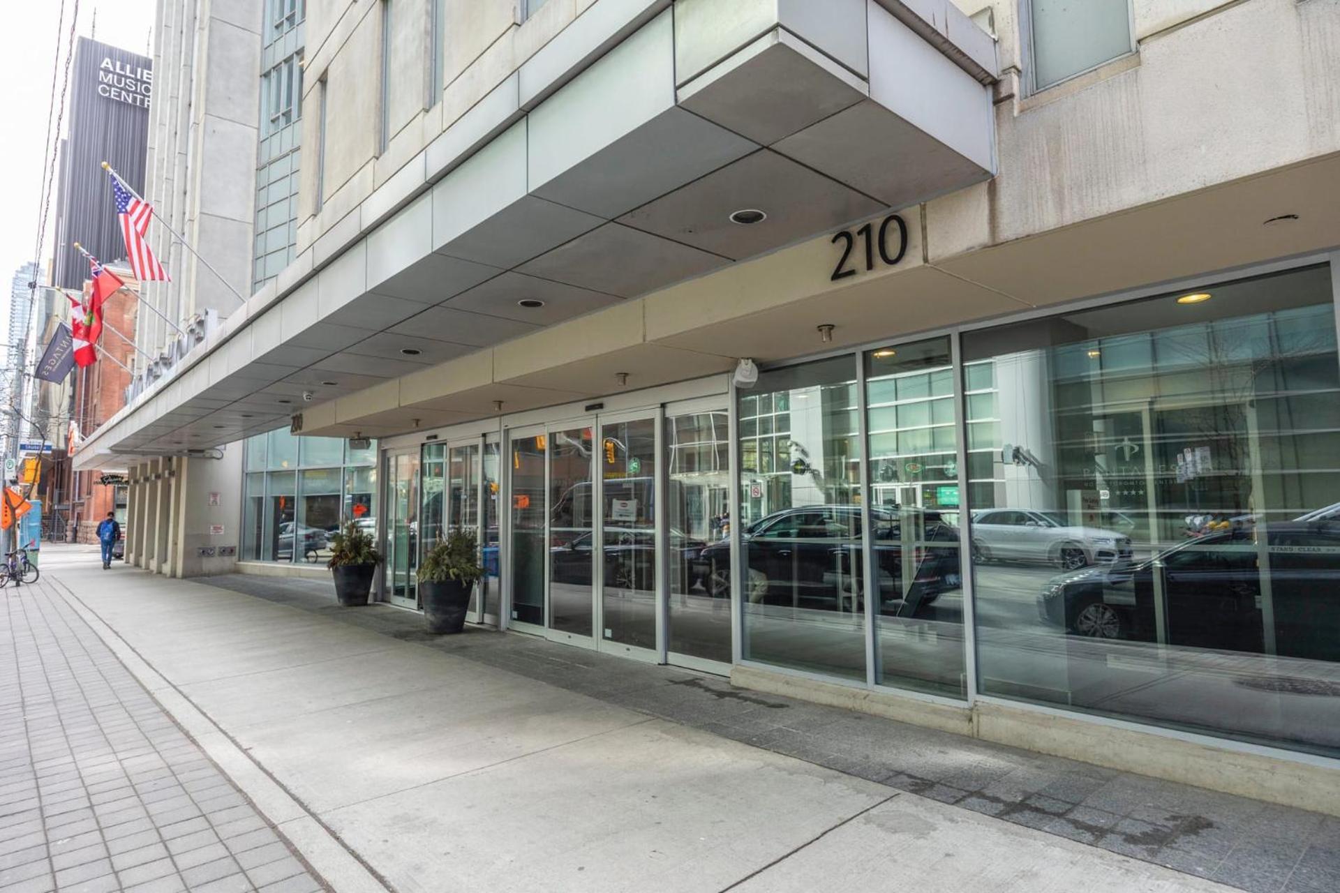 Modern 2-Bedroom Condo W Floor To Ceiling Windows Toronto Ngoại thất bức ảnh